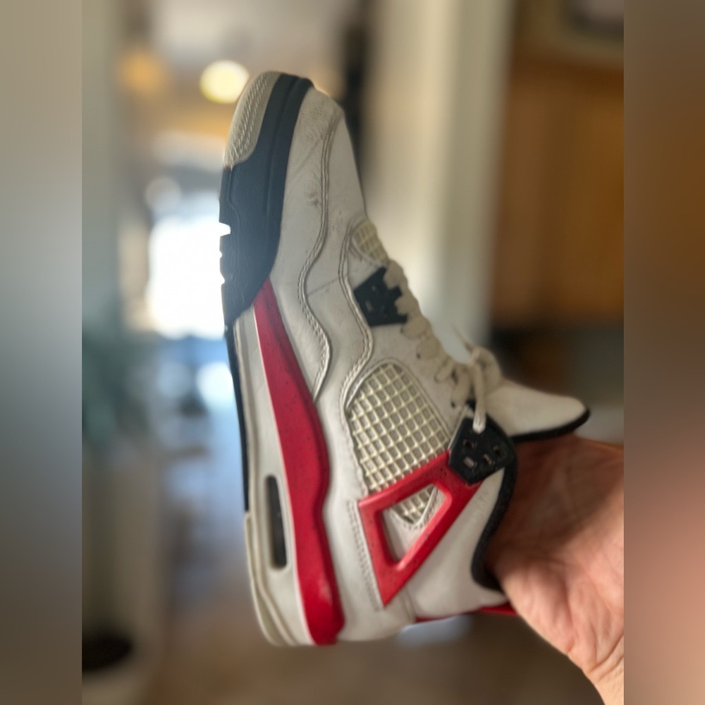NIKE AIR JORDAN FOURS (IV) RETRO 6YOUTH; Fire Red / White - Picture 8 of 13